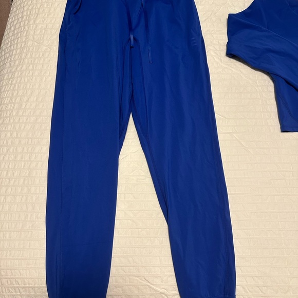 ELEVATE JOGGERS - Midnight × 1 //ELEVATE LONG SLEEVE - Midnight × 1 - Picture 2 of 3